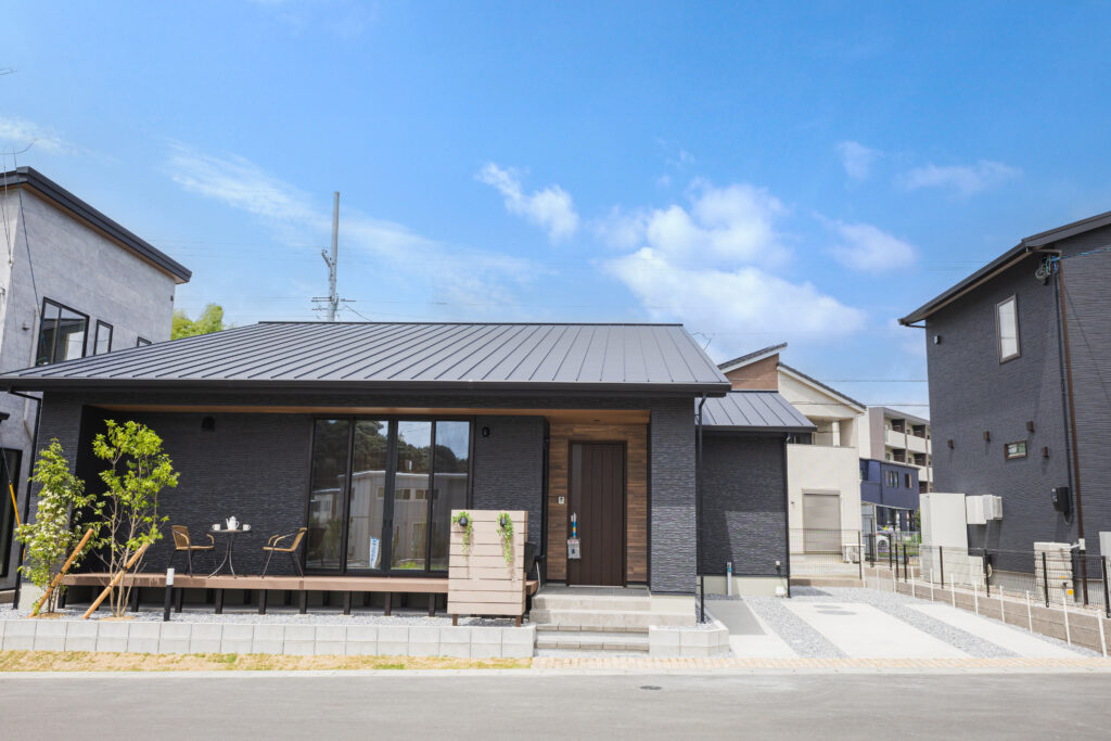 【商談中！】◆自然と繋がるウッドデッキのある平屋◆