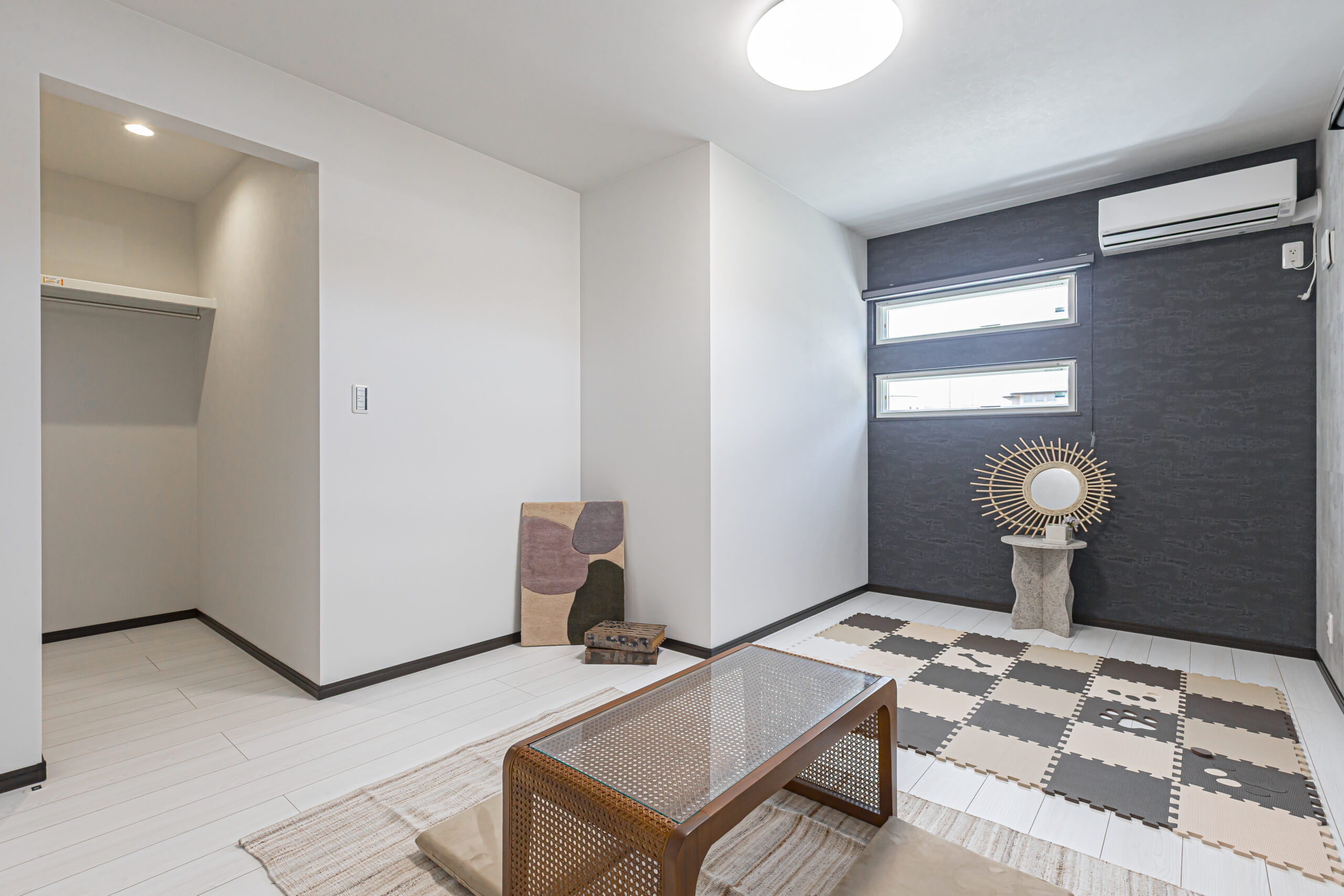 大人シックなリビングに家族が集まる平屋モデルハウス ~半田店~