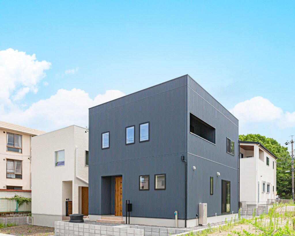 1000万円代で叶う！2階建て間取り実例3選｜4LDKの低価格でも快適な家づくりのポイントを紹介