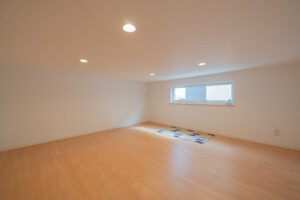 勾配天井で明るいリビングとロフト付きのお家