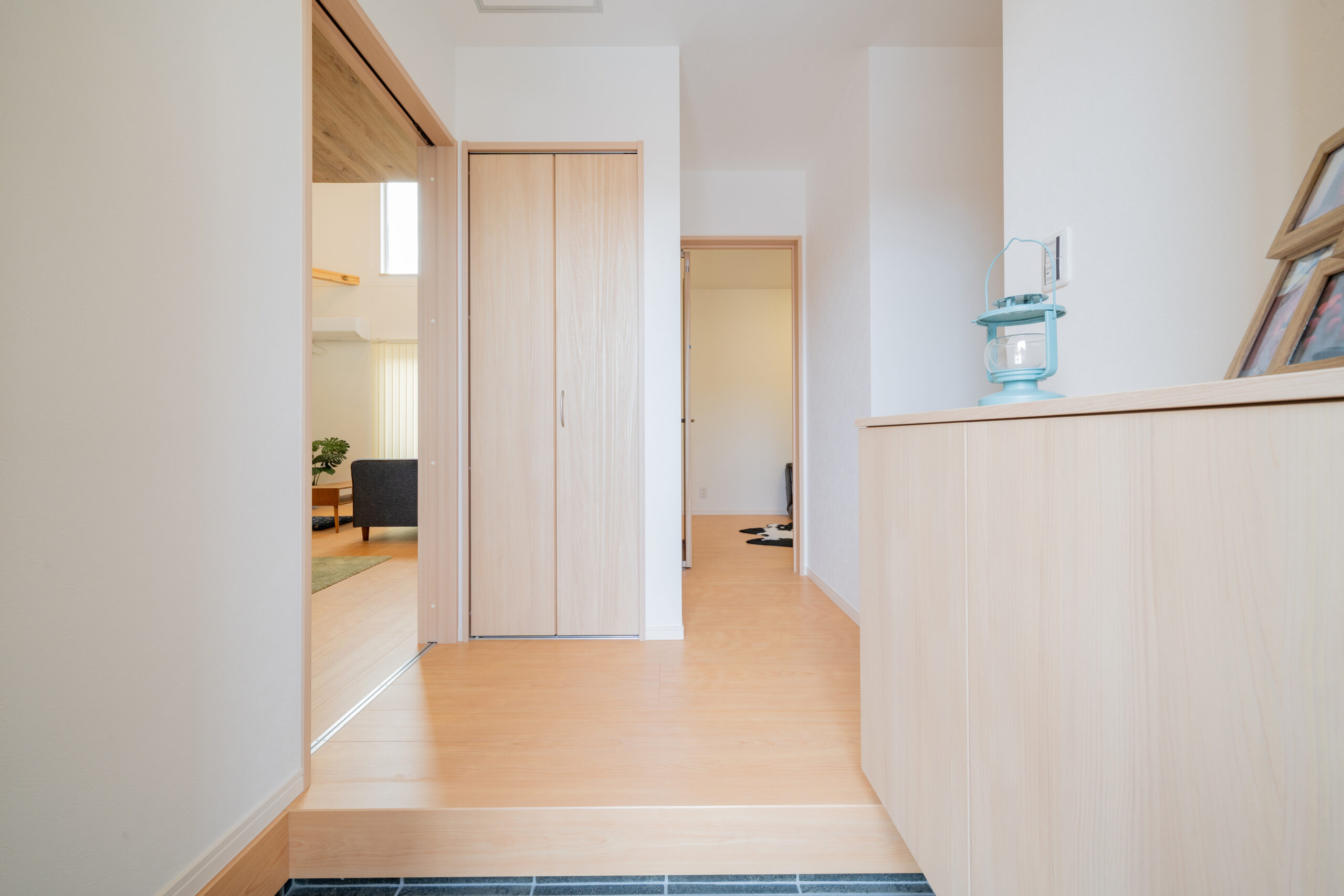 勾配天井で明るいリビングとロフト付きのお家