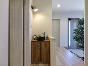 陽だまりにつつまれた1.5階建ての平屋