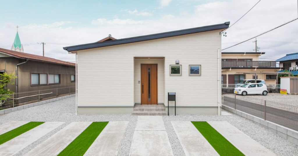 シンプルな白い外壁の平屋〜磐田店〜