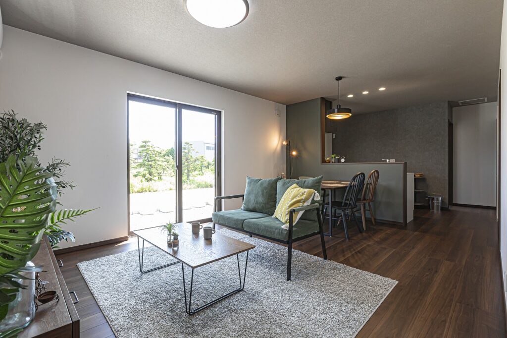 インダストリアルデザインの平屋〜有玉店〜