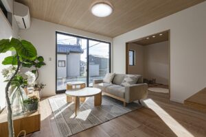 配色にこだわったグレージュの家