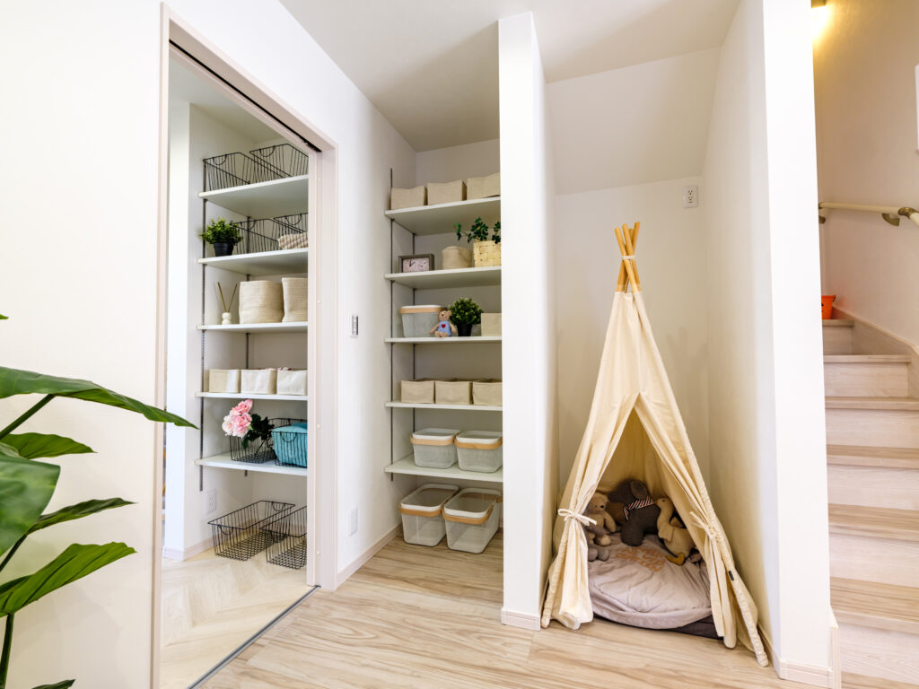 陽だまりにつつまれた1.5階建ての平屋
富士店/
平屋生活
収納スペース