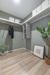 日々の身支度が快適に行える独立した洗面台♪