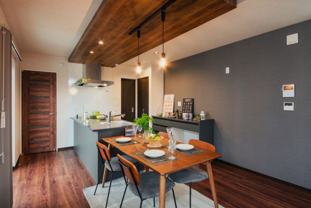 光とシックをまとうおしゃれで賢い動線の平屋
磐田店／ 
平屋生活
LDK