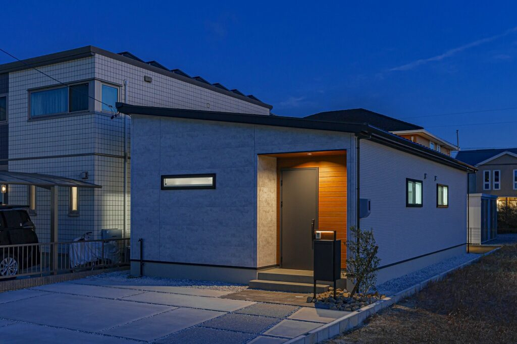 回遊できる家事ラク動線の大人ナチュラルな平屋
豊橋店／ 
TATTA!【コミコミ定額制で自由設計】
外観