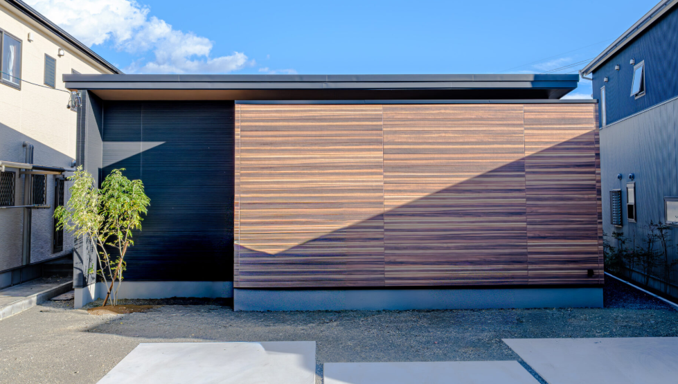 モノトーンでまとめたかっこいい平屋～藤枝店～
藤枝店／ 
平屋生活
外観